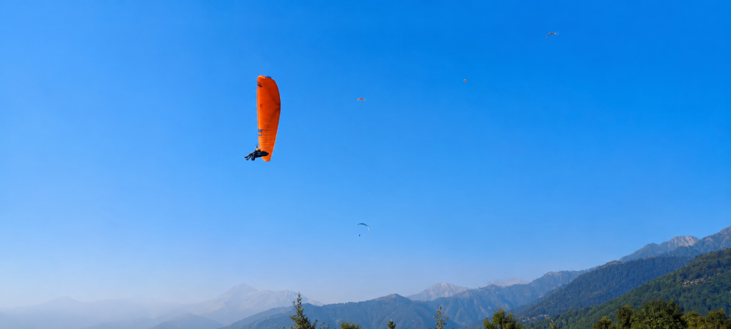 Paragliding in Bir Billing